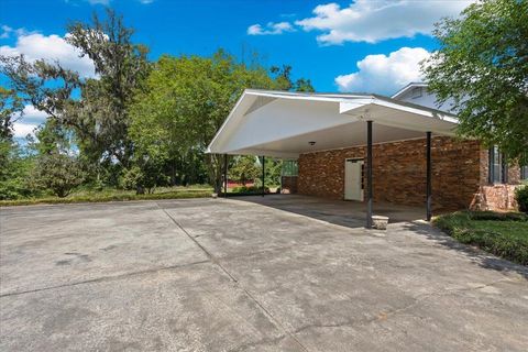 Tiny photo for 324 NE Fraleigh Drive Drive, Madison, FL 32340 (MLS # 399177)