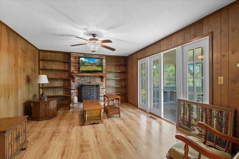 Tiny photo for 324 NE Fraleigh Drive Drive, Madison, FL 32340 (MLS # 399177)