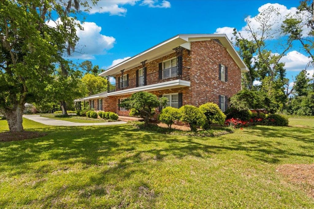 Photo of 324 NE Fraleigh Drive Drive, Madison, FL 32340 (MLS # 399177)