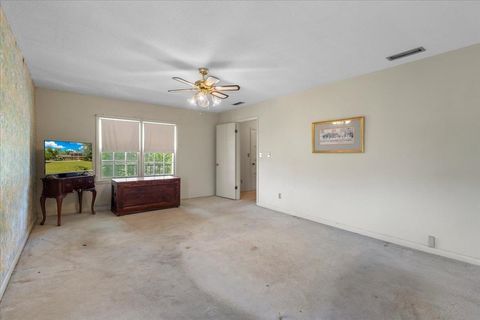 Tiny photo for 324 NE Fraleigh Drive Drive, Madison, FL 32340 (MLS # 399177)