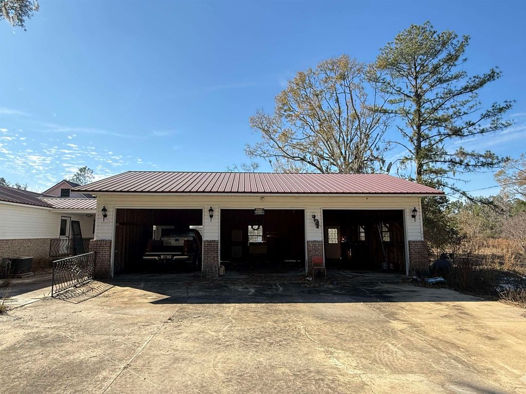 Photo of 1660 W LYMAN HENDRY Road, Perry, FL 32347 (MLS # 395566)