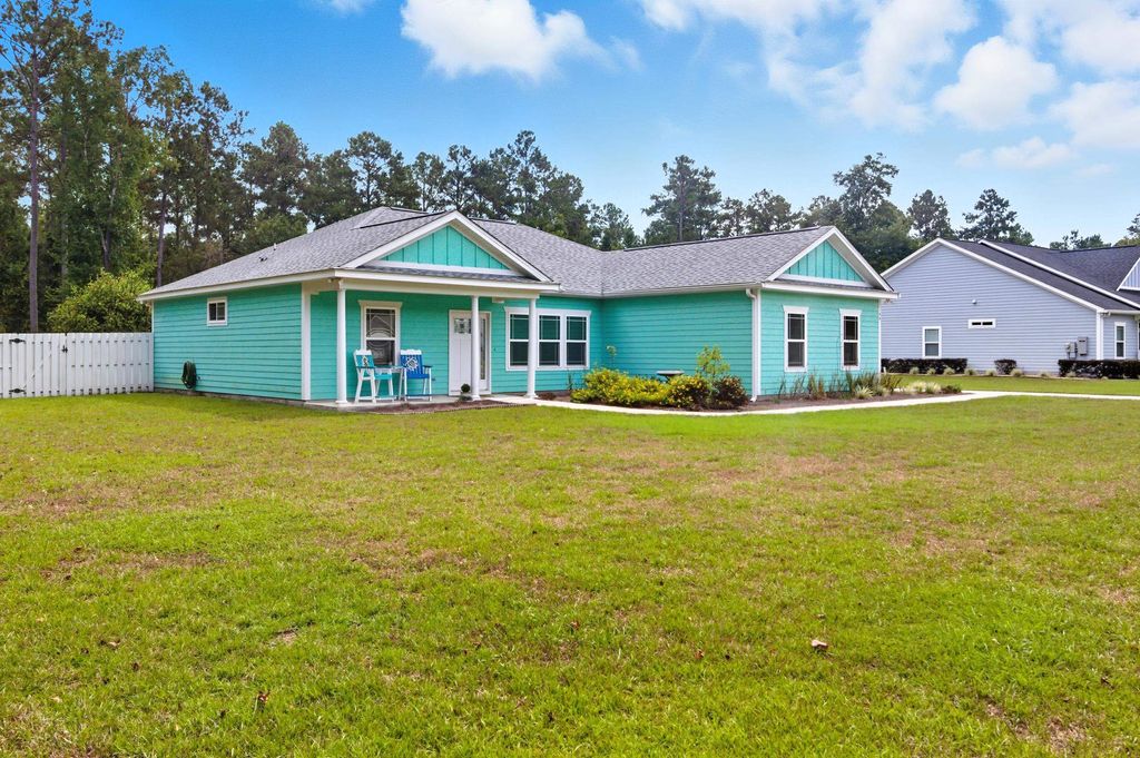 Photo of 43 Parkcrest Court, Crawfordville, FL 32327 (MLS # 391746)