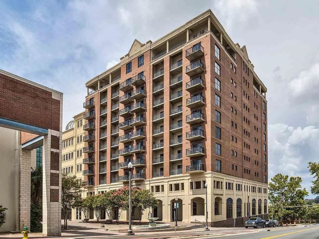 Photo of 215 W College Avenue #802, Tallahassee, FL 32301 (MLS # 391851)