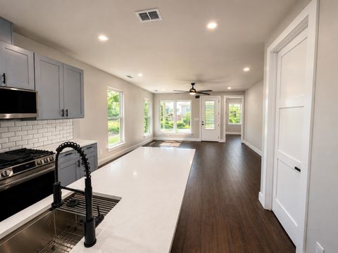 Tiny photo for 530 W 4th Avenue, Tallahassee, FL 32303 (MLS # 402429)
