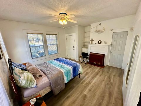 Tiny photo for 501 E College Avenue, Tallahassee, FL 32301 (MLS # 395636)