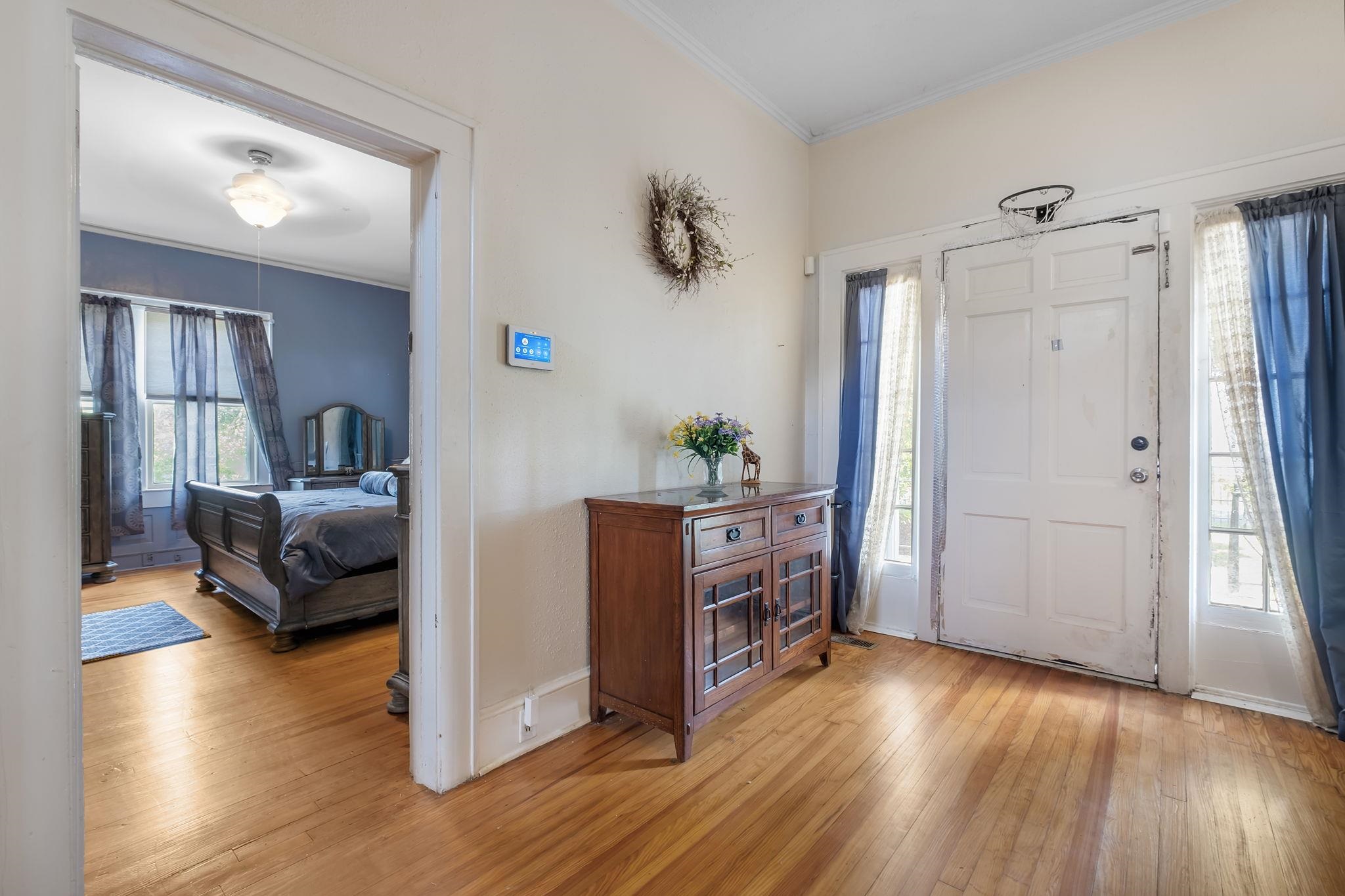 27 SW 6th Avenue