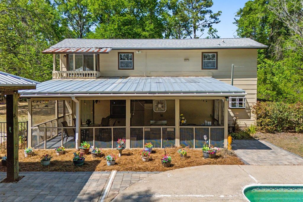 Photo of 319 Sam Marks Road, Crawfordville, FL 32327 (MLS # 398838)