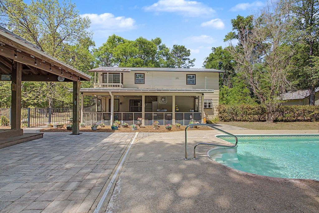 Photo of 319 Sam Marks Road, Crawfordville, FL 32327 (MLS # 398838)