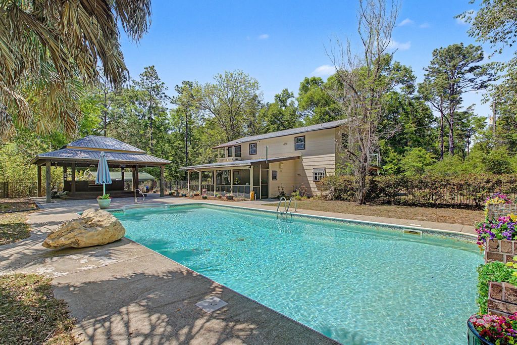 Photo of 319 Sam Marks Road, Crawfordville, FL 32327 (MLS # 398838)