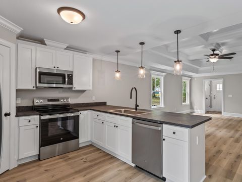 Tiny photo for 1661 DR MLK JR MEMORIAL Road, Crawfordville, FL 32327 (MLS # 394493)