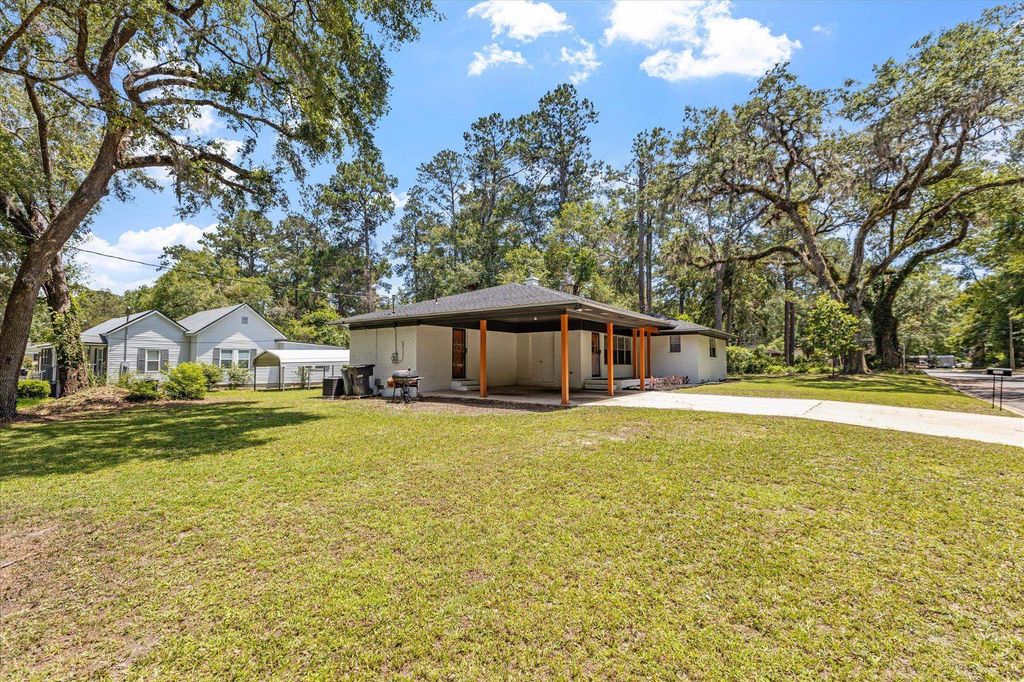 Photo of 2425 Bruce Lane, Tallahassee, FL 32310 (MLS # 398494)