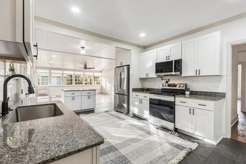 Tiny photo for 2014 GOLF TERRACE Dr, Tallahassee, FL 32301 (MLS # 398868)