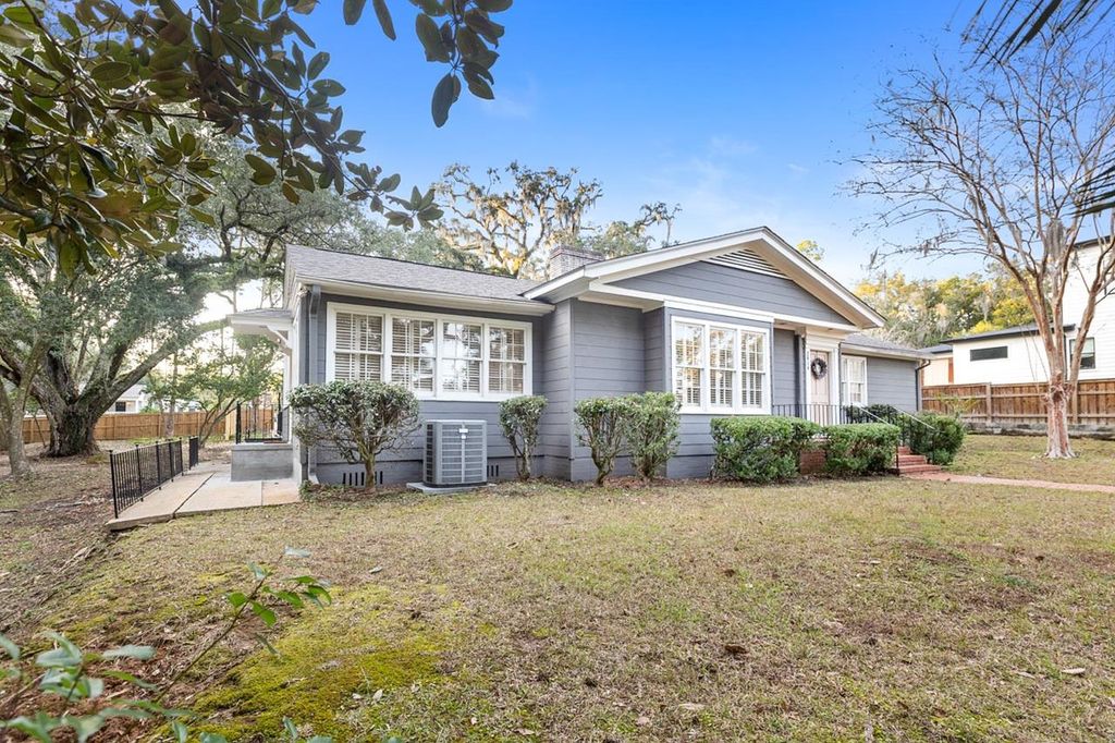 Photo of 2014 GOLF TERRACE Dr, Tallahassee, FL 32301 (MLS # 398868)