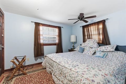 Tiny photo for 1996 Lake Point Lane, Tallahassee, FL 32310 (MLS # 394116)