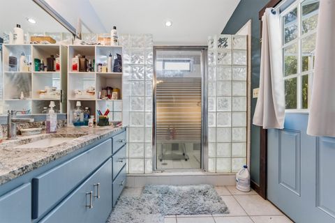 Tiny photo for 1996 Lake Point Lane, Tallahassee, FL 32310 (MLS # 394116)