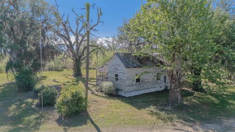 Tiny photo for 49 WILL WHITE Road, Quincy, FL 32351 (MLS # 399367)