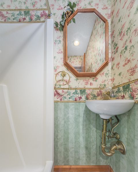 Tiny photo for 49 WILL WHITE Road, Quincy, FL 32351 (MLS # 399367)