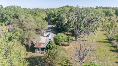 Tiny photo for 49 WILL WHITE Road, Quincy, FL 32351 (MLS # 399367)