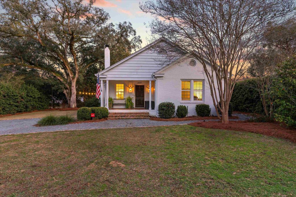 Photo of 2017 E Forest Drive, Tallahassee, FL 32303 (MLS # 395932)
