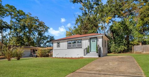 Tiny photo for 1410 Coleman Street, Tallahassee, FL 32310 (MLS # 394951)
