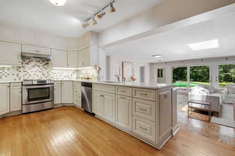 Tiny photo for 2007 Lee Avenue, Tallahassee, FL 32308 (MLS # 402412)