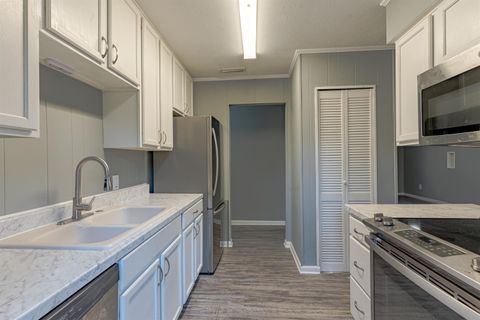 Tiny photo for 2400 HIDEAWAY Court, Tallahassee, FL 32303 (MLS # 394501)