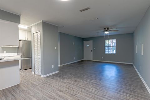 Tiny photo for 2400 HIDEAWAY Court, Tallahassee, FL 32303 (MLS # 394501)