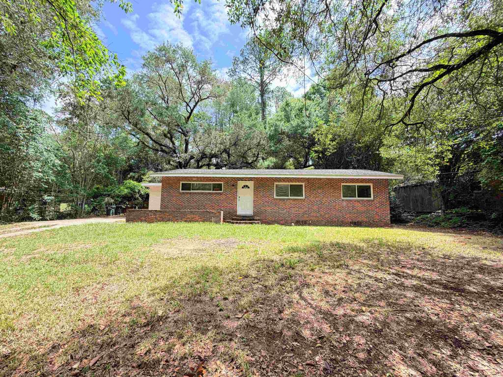 Photo of 2202 Mission Road, Tallahassee, FL 32304 (MLS # 399649)
