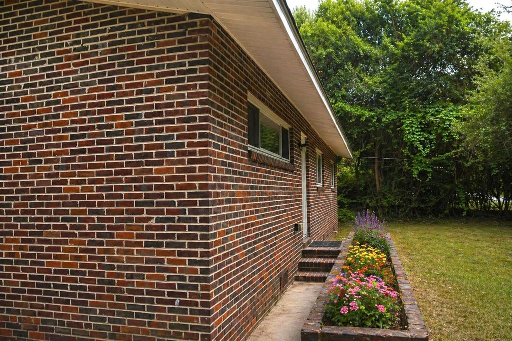 Photo of 2202 Mission Road, Tallahassee, FL 32304 (MLS # 399649)
