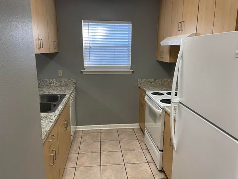 Tiny photo for 2719 W THARPE Street #18, Tallahassee, FL 32303 (MLS # 394321)