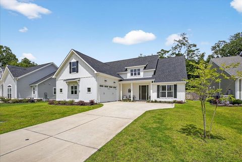 Photo of 522 Knotted Pine Drive, Tallahassee, FL 32312 (MLS # 387441)