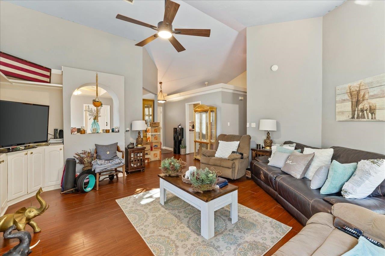 2001 Duneagle Lane