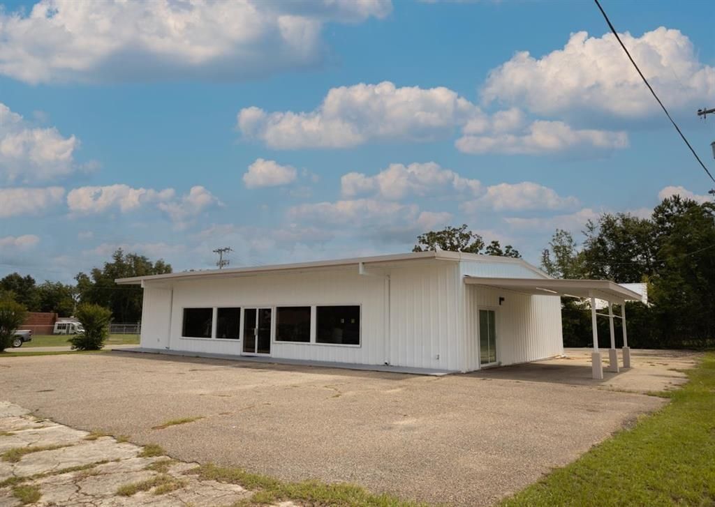 Photo of 21 Pat Thomas Parkway, Quincy, FL 32351 (MLS # 395786)