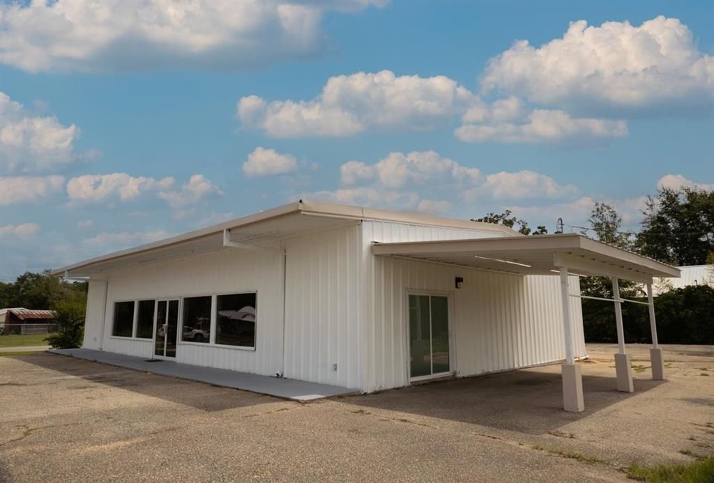 Photo of 21 Pat Thomas Parkway, Quincy, FL 32351 (MLS # 395786)