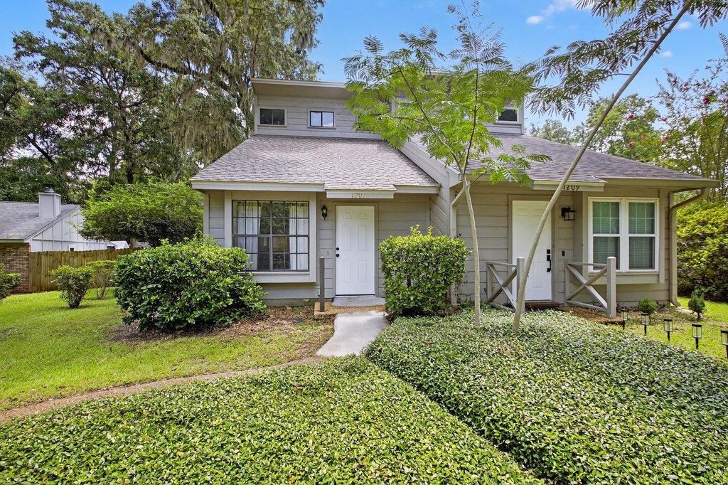 Photo of 1207 Brafforton Drive #A, Tallahassee, FL 32311 (MLS # 387615)