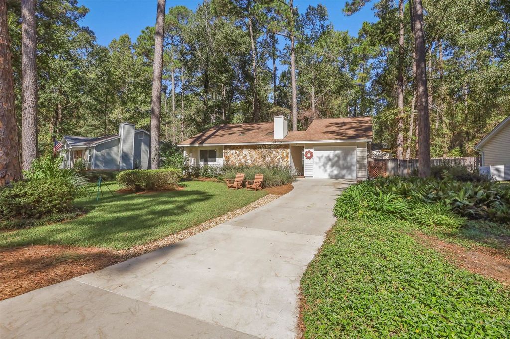 Photo of 2349 Tuscavilla Road, Tallahassee, FL 32312 (MLS # 392118)