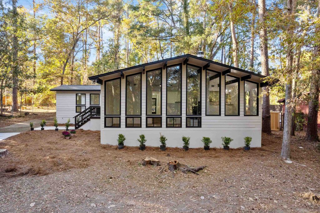 Photo of 3508 Willow Springs Lane, Tallahassee, FL 32312 (MLS # 393446)