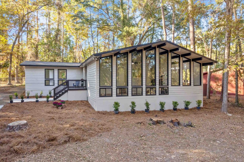 Photo of 3508 Willow Springs Lane, Tallahassee, FL 32312 (MLS # 393446)