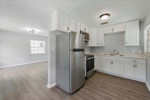 Tiny photo for 2034 Hillsborough Street, Tallahassee, FL 32310 (MLS # 387633)