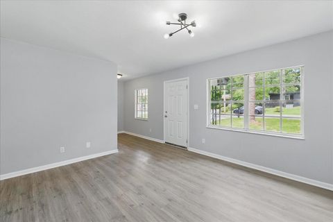 Tiny photo for 2034 Hillsborough Street, Tallahassee, FL 32310 (MLS # 387633)