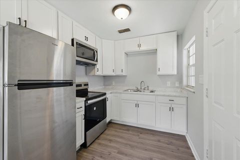 Tiny photo for 2034 Hillsborough Street, Tallahassee, FL 32310 (MLS # 387633)