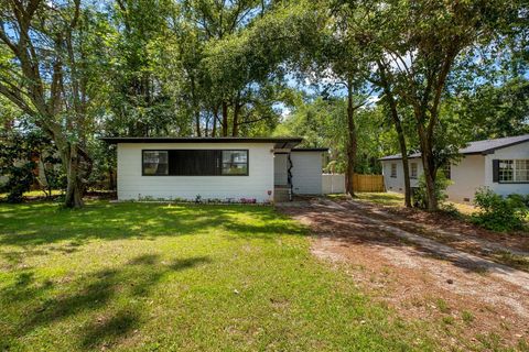 Tiny photo for 2036 HILLSBOROUGH Street, Tallahassee, FL 32310 (MLS # 400205)