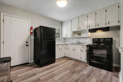Tiny photo for 2036 HILLSBOROUGH Street, Tallahassee, FL 32310 (MLS # 400205)