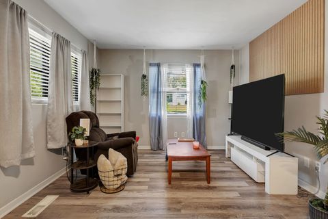 Tiny photo for 2036 HILLSBOROUGH Street, Tallahassee, FL 32310 (MLS # 400205)