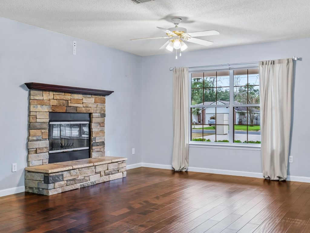 Photo of 123 Wildwood Drive, Crawfordville, FL 32327 (MLS # 393951)