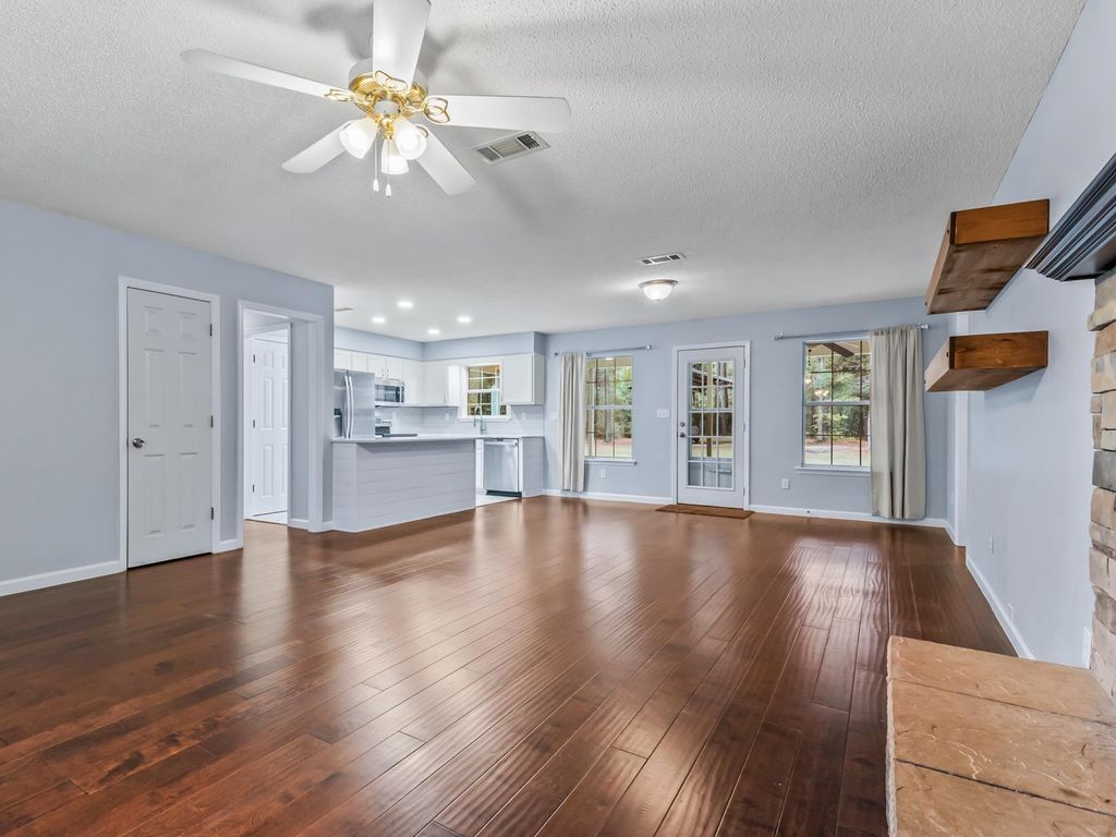 Photo of 123 Wildwood Drive, Crawfordville, FL 32327 (MLS # 393951)