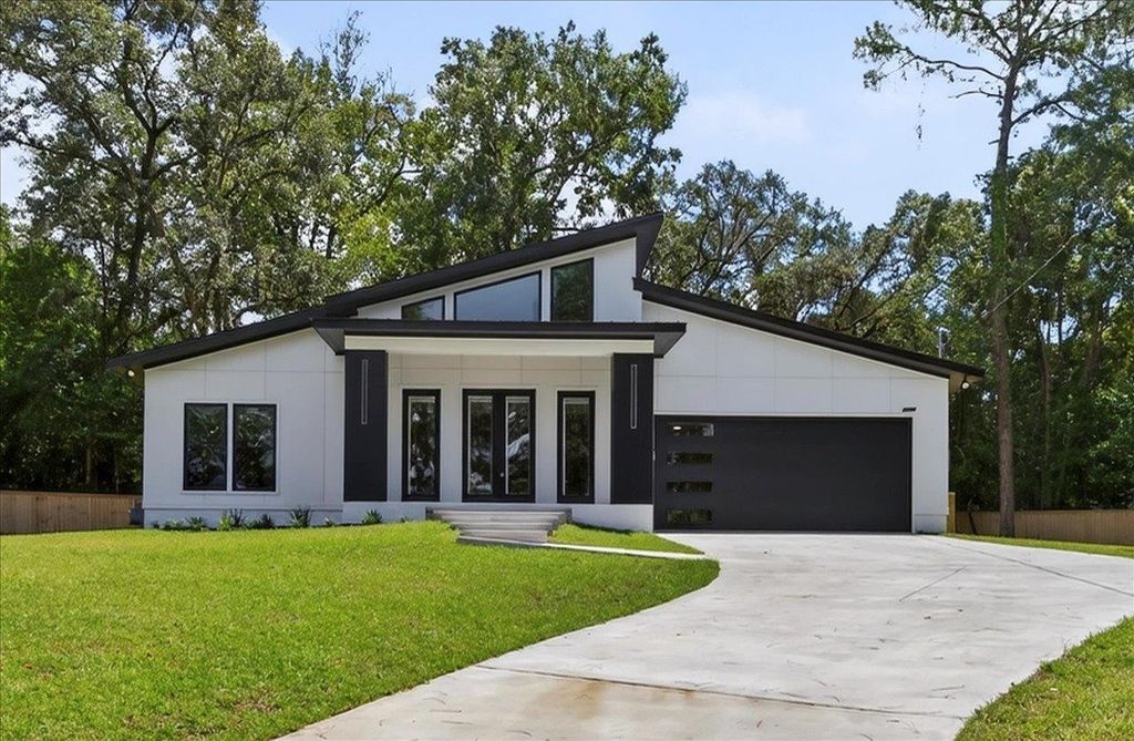 Photo of 2204 Mendoza Avenue, Tallahassee, FL 32304 (MLS # 389331)