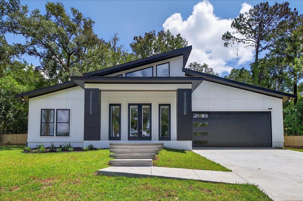 Photo of 2204 Mendoza Avenue, Tallahassee, FL 32304 (MLS # 389331)
