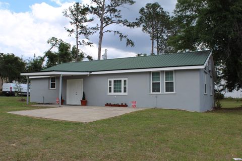 Tiny photo for 146 SE Bunker Street, Madison, FL 32340 (MLS # 399126)