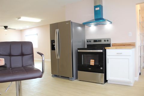 Tiny photo for 146 SE Bunker Street, Madison, FL 32340 (MLS # 399126)